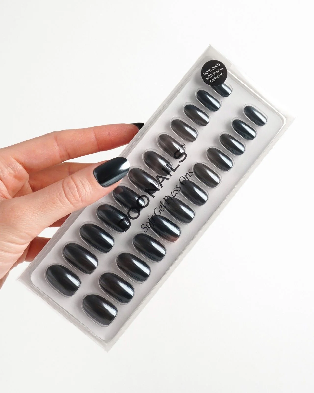 Black Pearl Medium Round Soft Gel Press Ons
