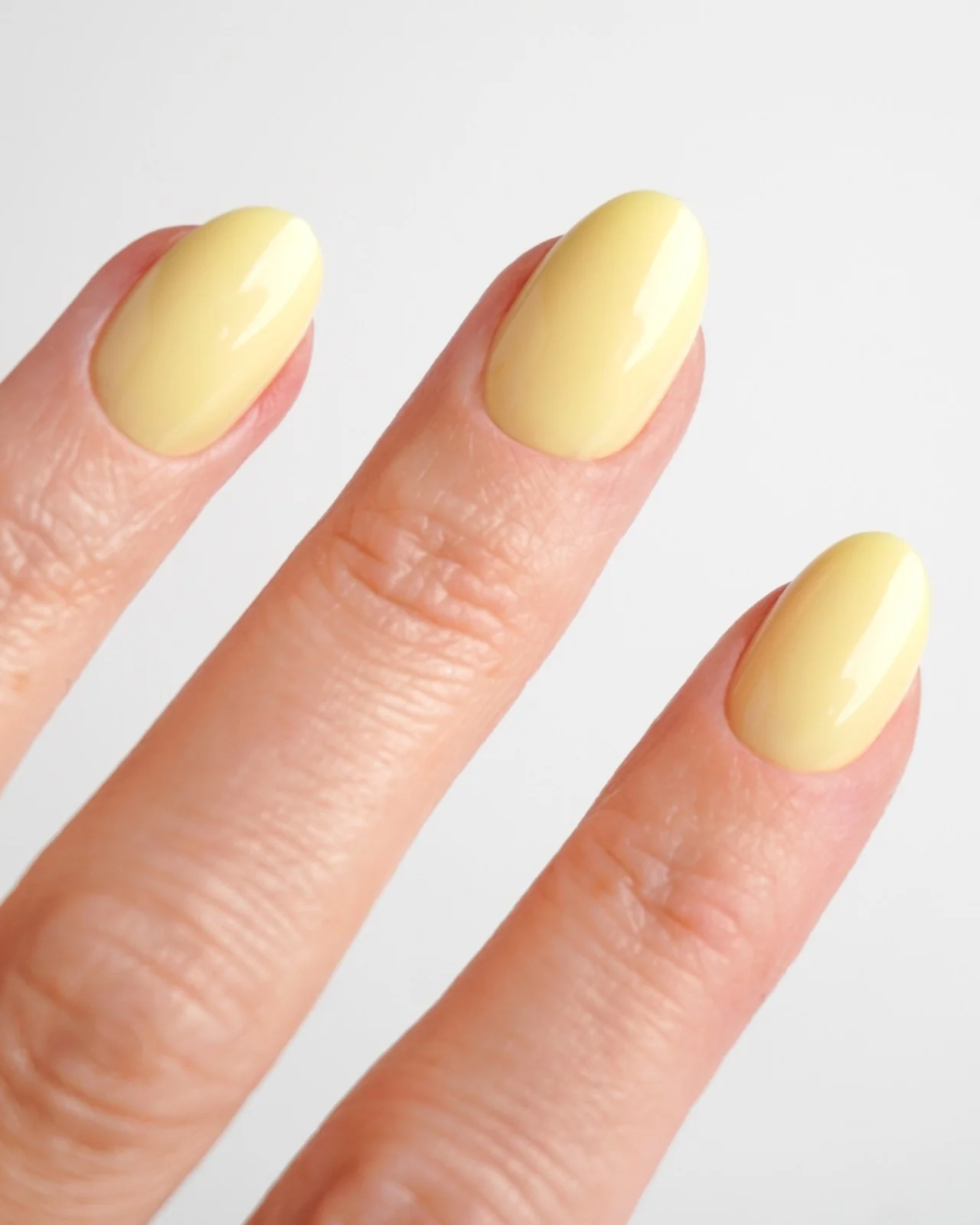 Lemon Sorbet Short Round Soft Gel Press Ons